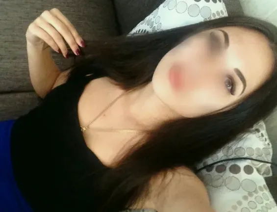 Daphne, 34