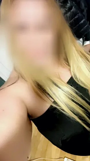 Daphne, 34
