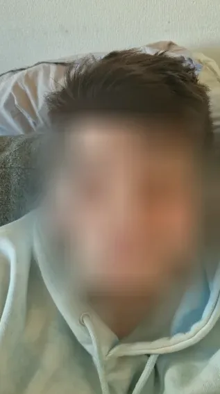 Daphne, 25
