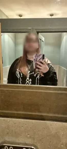 Ellen, 21