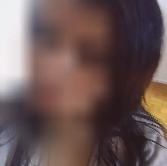 Esmee, 36