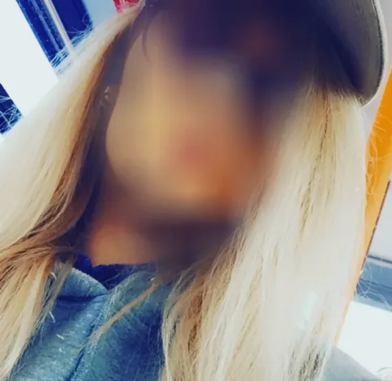 Laura, 28