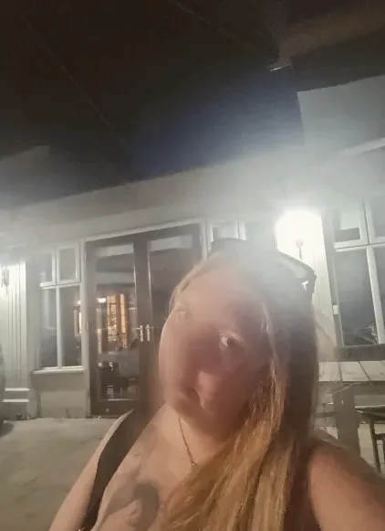 Nadia, 35