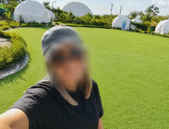 Shania, 35